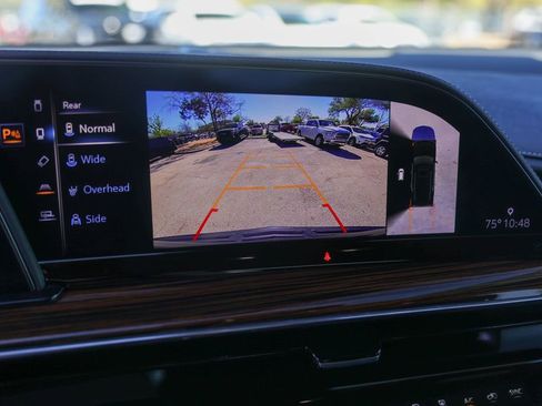 Used 2022 Cadillac Escalade Premium Luxury image 17