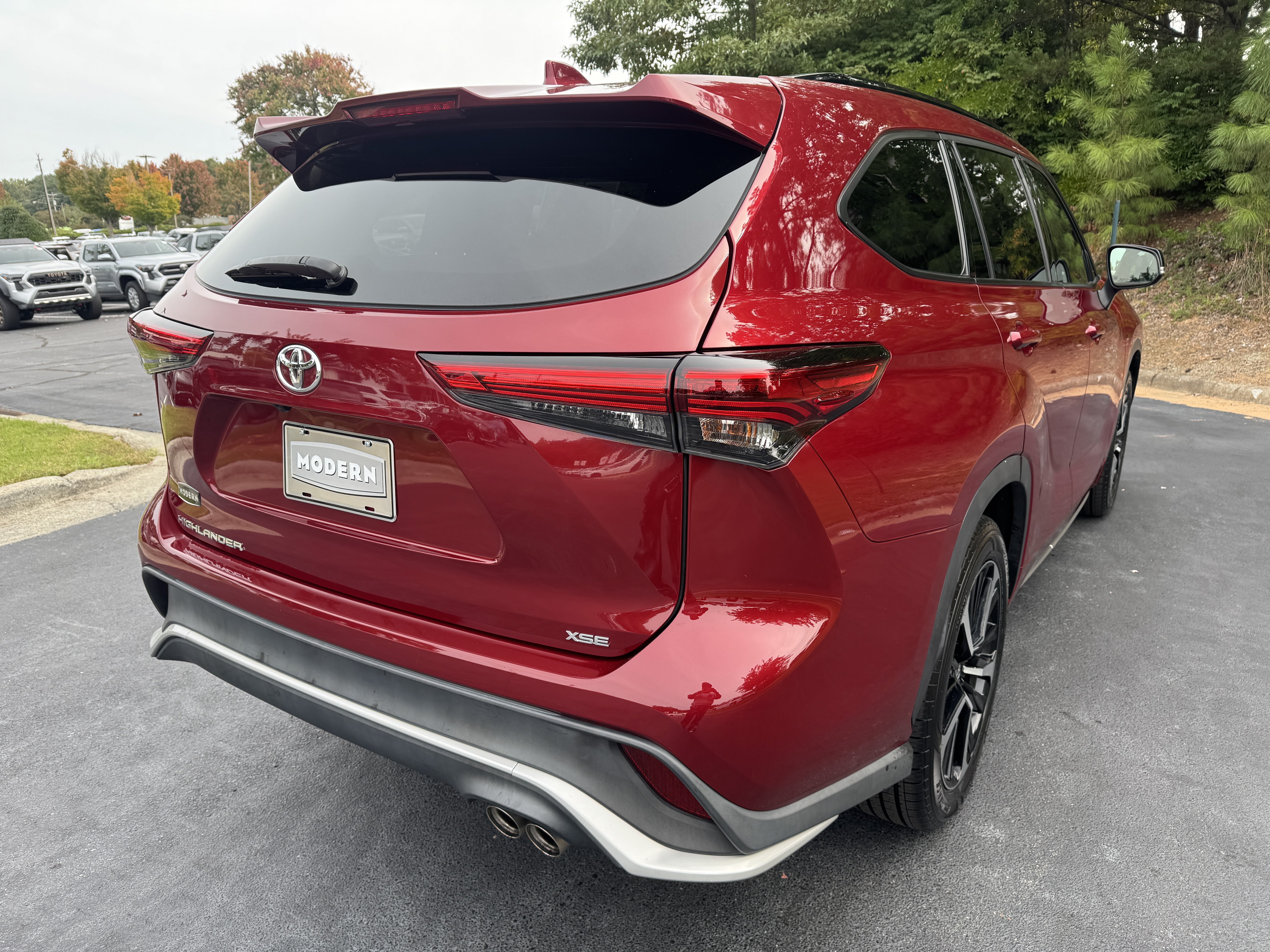 Certified 2021 Toyota Highlander XSE FWD image 5