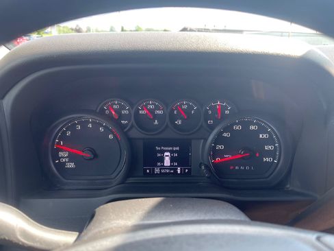 Used 2022 Chevrolet Silverado 1500 Custom AWD/4WD image 12