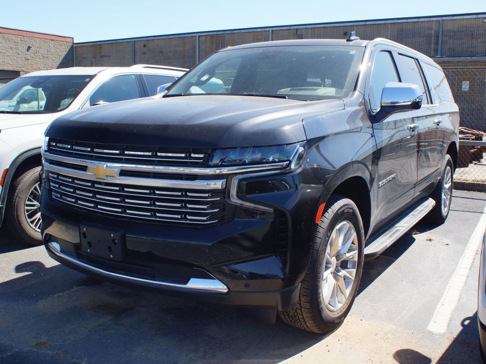 Used 2024 Chevrolet Suburban Premier w/ Premium Package 2 AWD/4WD image 1