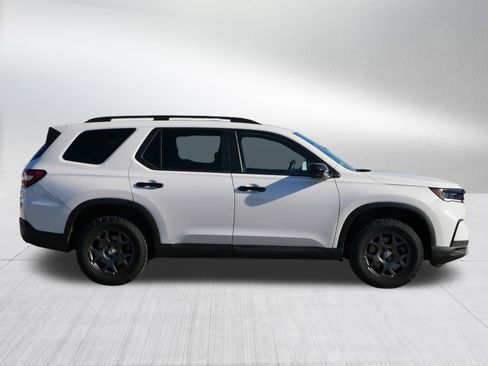 Certified 2024 Honda Pilot TrailSport image 8