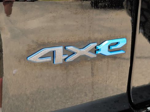 Used 2023 Jeep Wrangler Unlimited Rubicon 4xe w/ Cold Weather Group AWD/4WD image 45