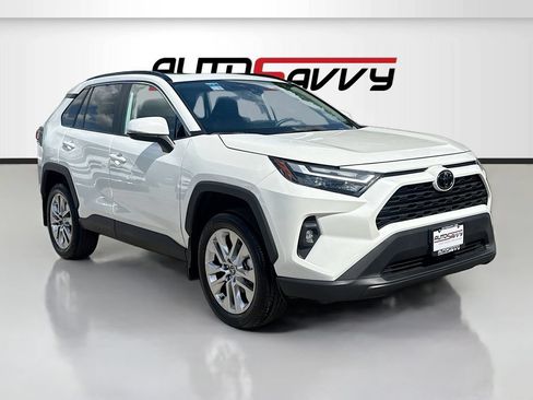 Used 2025 Toyota RAV4 XLE Premium FWD image 1