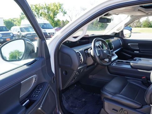 Certified 2025 Ford Expedition Platinum AWD/4WD image 15