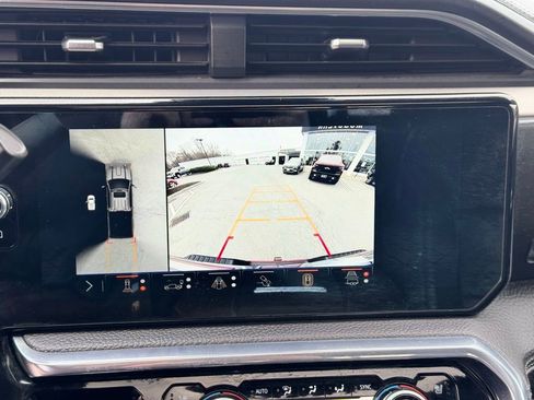 Used 2024 GMC Sierra 2500 Denali w/ Denali Reserve Package AWD/4WD image 19