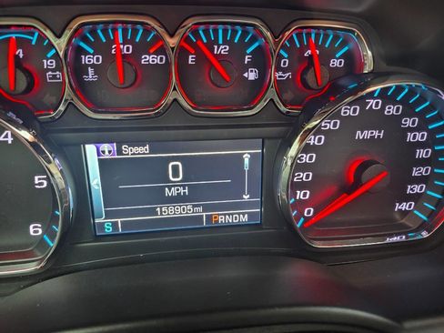 Used 2015 Chevrolet Suburban LT image 24