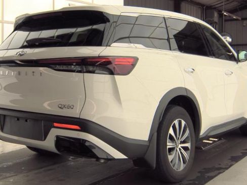 Certified 2025 INFINITI QX60 Pure FWD image 5