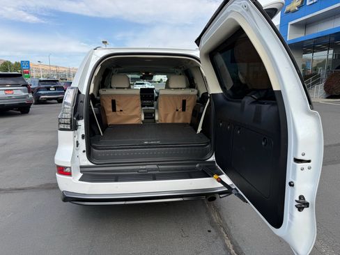 Used 2023 Lexus GX 460 Premium AWD/4WD image 47