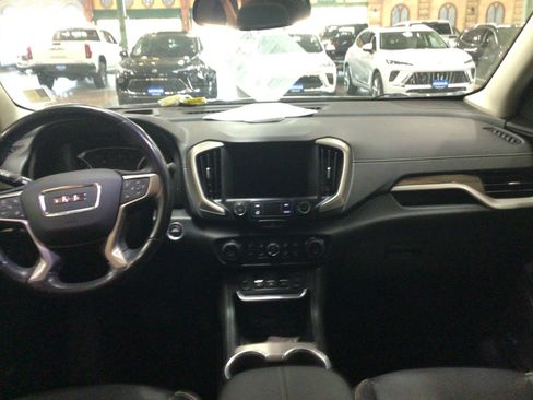 Used 2020 GMC Terrain Denali w/ Denali Premium Package AWD/4WD image 5