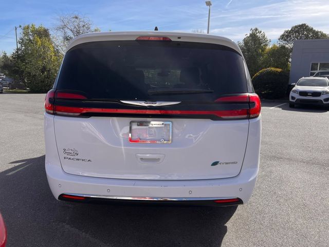 Used 2024 Chrysler Pacifica Limited FWD image 4