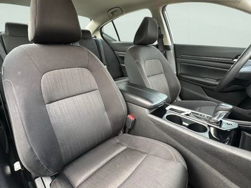 Used 2024 Nissan Altima 2.5 SV FWD image 21