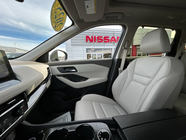 Used 2025 Nissan Rogue SL w/ Tech Package AWD/4WD image 50
