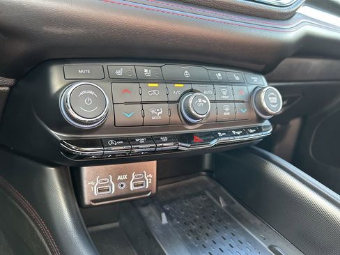 Used 2025 Dodge Durango GT image 36