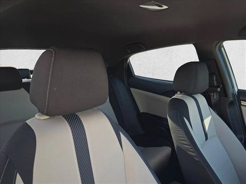Used 2018 Honda Civic Sport image 13