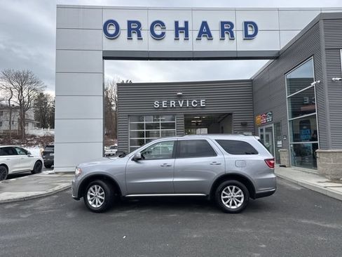 Used 2020 Dodge Durango SXT AWD/4WD image 2