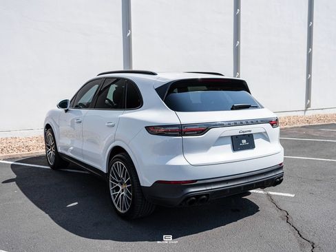 Used 2023 Porsche Cayenne Platinum Edition AWD/4WD image 38