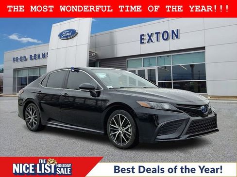 Used 2022 Toyota Camry SE image 1