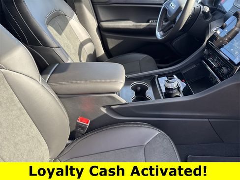 New 2025 Jeep Grand Cherokee Laredo image 36