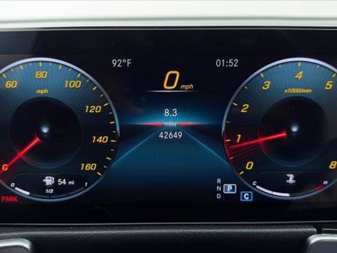 Used 2023 Mercedes-Benz GLB 250 w/ Premium Package image 25