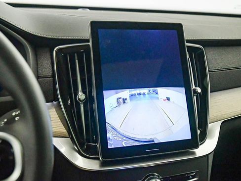 New 2026 Volvo XC90 B5 Core AWD/4WD image 22