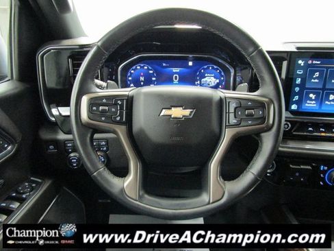 Used 2023 Chevrolet Silverado 1500 High Country image 38