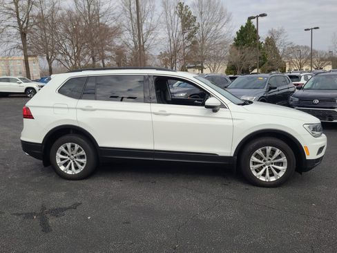 Used 2019 Volkswagen Tiguan SE image 4