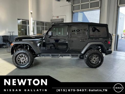 Used 2024 Jeep Wrangler Unlimited Sport AWD/4WD image 3