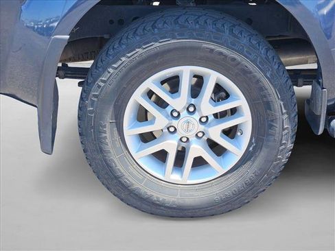 Used 2016 Nissan Frontier SV w/ SV Value Truck Package AWD/4WD image 14