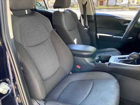 Used 2021 Toyota RAV4 XLE image 26