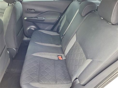 Used 2018 Nissan Kicks SV image 26