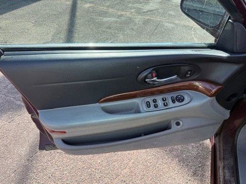 Used 2004 Buick Le Sabre Custom image 10