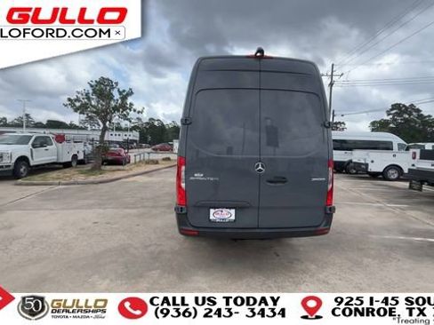 Used 2024 Mercedes-Benz Sprinter 2500 image 7
