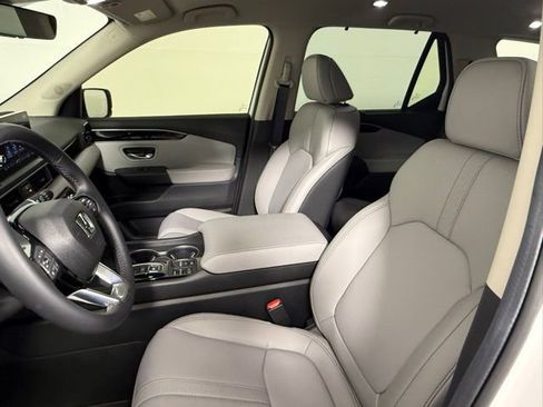 Used 2025 Honda Pilot EX-L image 30