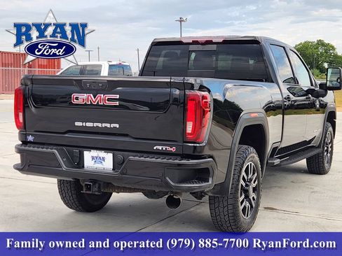 Used 2022 GMC Sierra 2500 AT4 w/ AT4 Premium Plus Package AWD/4WD image 3