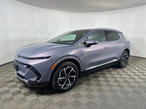 Used 2025 Chevrolet Equinox EV LT image 7