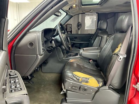 Used 2006 GMC Sierra 3500 SLT w/ Heavy-Duty Power Package image 17