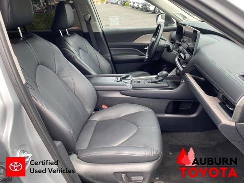 Certified 2024 Toyota Grand Highlander AWD image 18