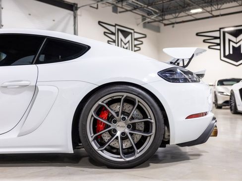 Used 2021 Porsche 718 Cayman GT4 image 16