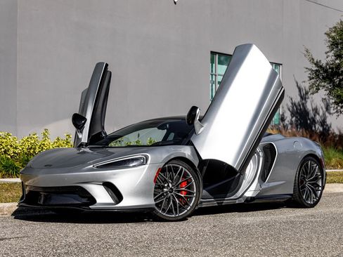 Used 2022 McLaren GT image 27