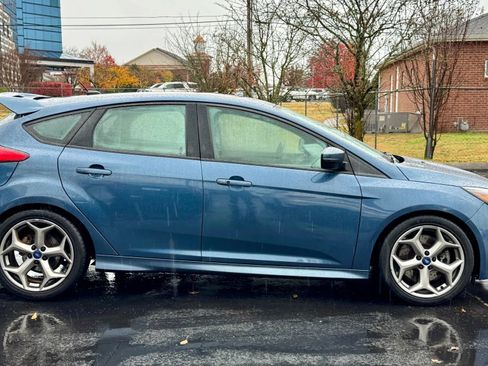 Used 2018 Ford Focus ST image 4