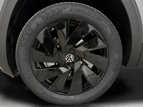 New 2026 Volkswagen Atlas Cross Sport SE image 21