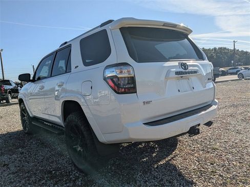 Used 2024 Toyota 4Runner SR5 Premium image 5