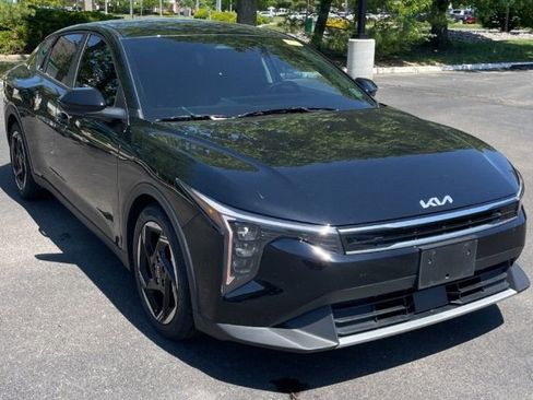 Used 2025 Kia K4 EX FWD image 1