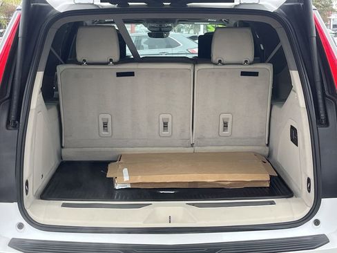 Used 2022 Cadillac Escalade ESV Premium Luxury Platinum w/ Heavy-Duty Trailer Package image 19