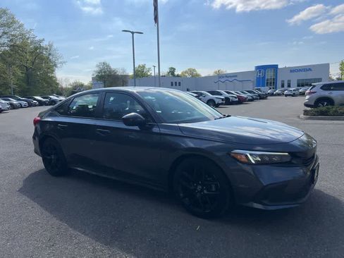 Used 2023 Honda Civic Sport image 9