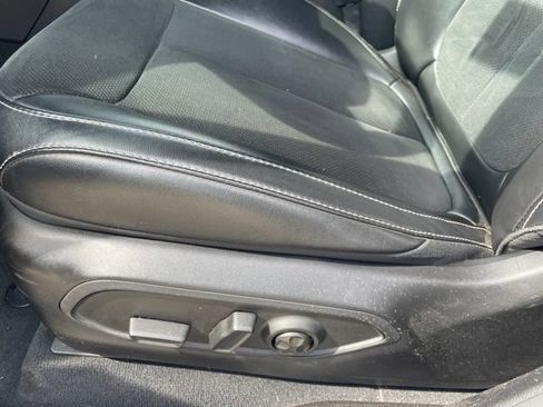 Used 2024 Jeep Grand Cherokee Altitude RWD image 7