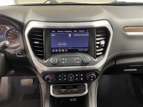 Used 2023 GMC Acadia SLE w/ Driver Convenience Package image 16