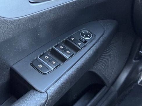 Used 2023 Kia Forte LXS w/ LXS Technology Package image 30