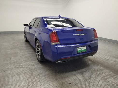Used 2018 Chrysler 300 Touring w/ Sport Appearance Package image 5