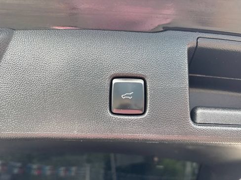 Used 2022 Ford Escape SEL w/ Technology Package AWD/4WD image 25